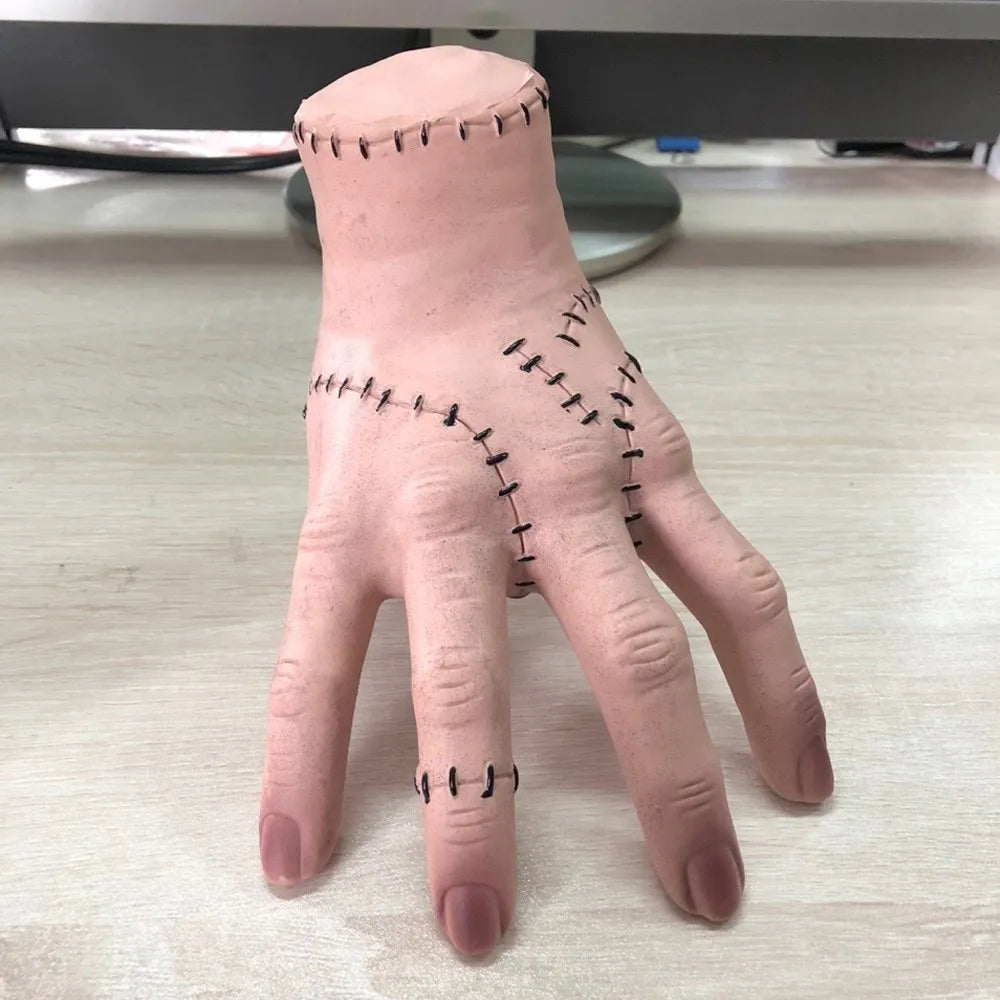 Mano de Terror Halloween – Inspirada en la Familia Addams